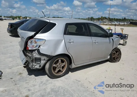 2009 Toyota Corolla Matrix z USA, uszkodzony, nr VIN 2T1KU40E19C090990